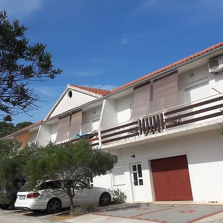 Apartments Irena Božava エクステリア 写真