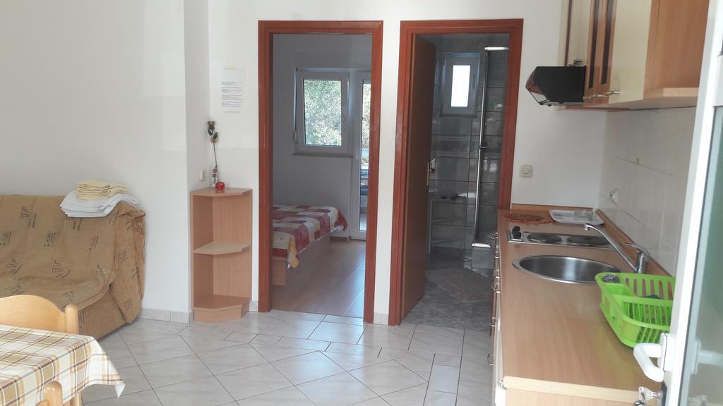 Apartments Irena Božava エクステリア 写真
